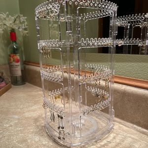 !FINAL DAY! rotating jewelry holder
